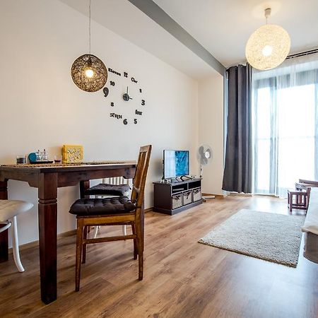 Old Town Modern Apartment By Kovee Bratislava Bagian luar foto